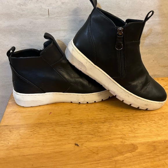 Vionic Sleek Black Leather Sneaker Bootie Platform with White Soles - Picture 6 of 9